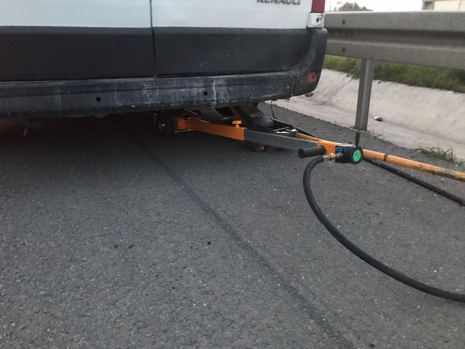 otoban oto lastikçi